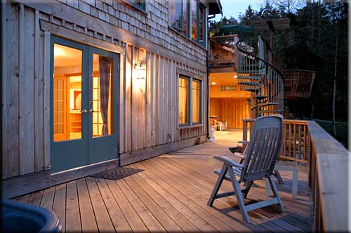 Arbutus House, North Pender Island Accommodation