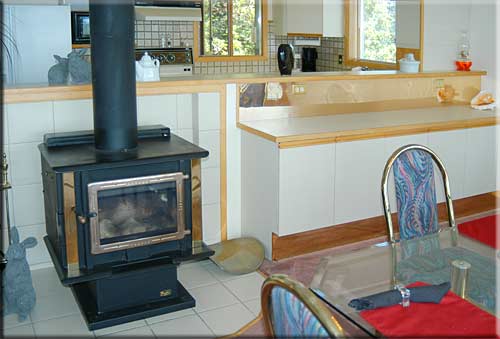 Eagle View, North Pender Island Accommodation