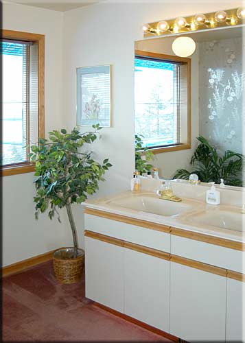Eagle View, North Pender Island Accommodation