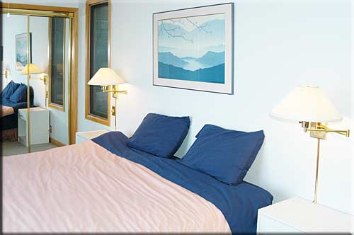 Eagle View, North Pender Island Accommodation