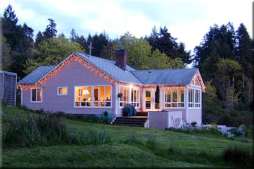 Emily's Cottage, North Pender Island Accommodation