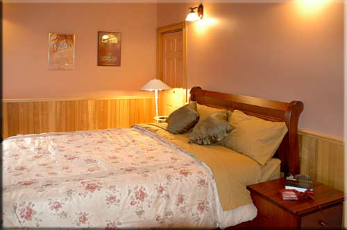 Whale Watch, North Pender Island Accommodation