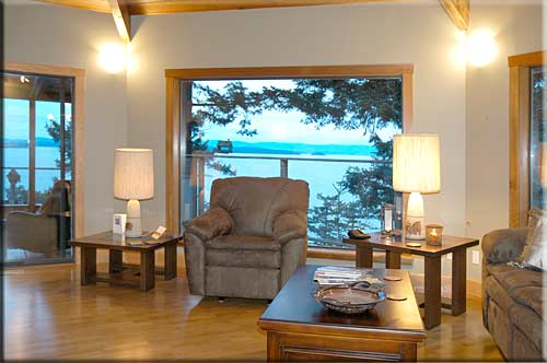 Whale Watch, North Pender Island Accommodation